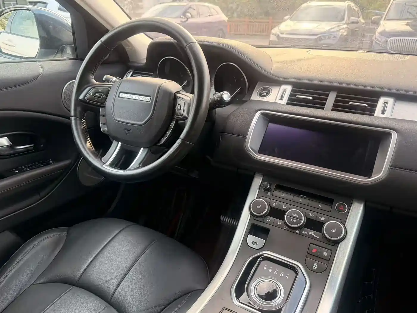 Photo 18 - Land Rover Range Rover Evoque