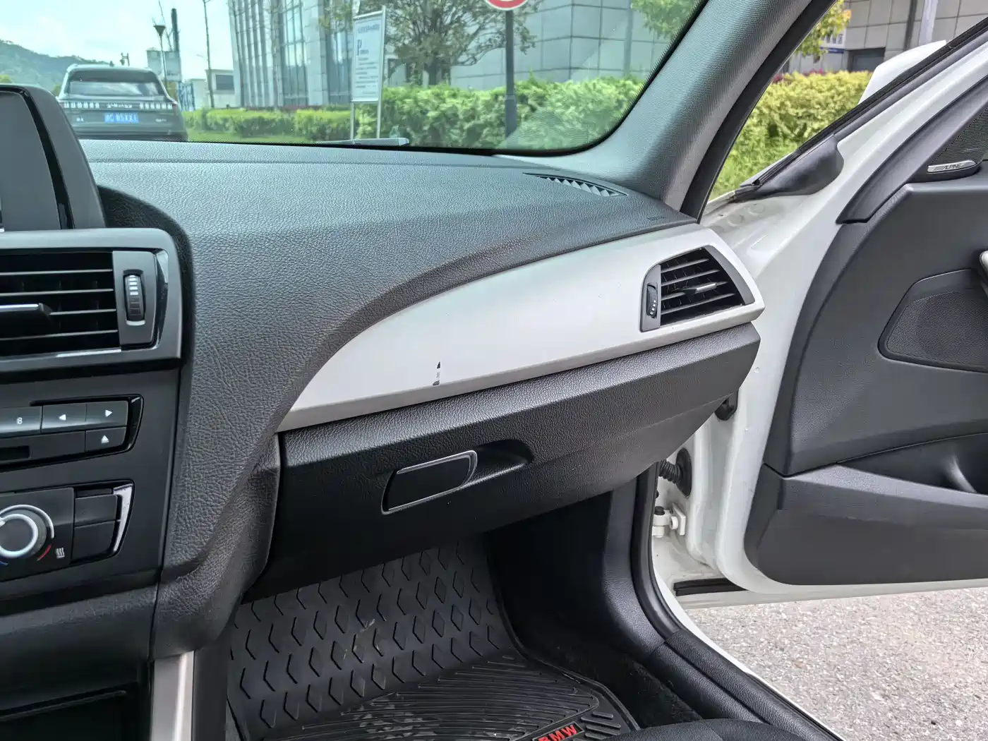 BMW 1 Series (Import) 2013 Facelift 116i Leading Model фото 14