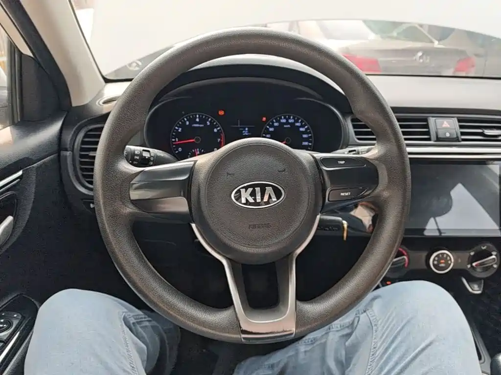 Kia K2 2018 2017 Sedan 1.4L MT 15th Anniversary Special Edition GLS