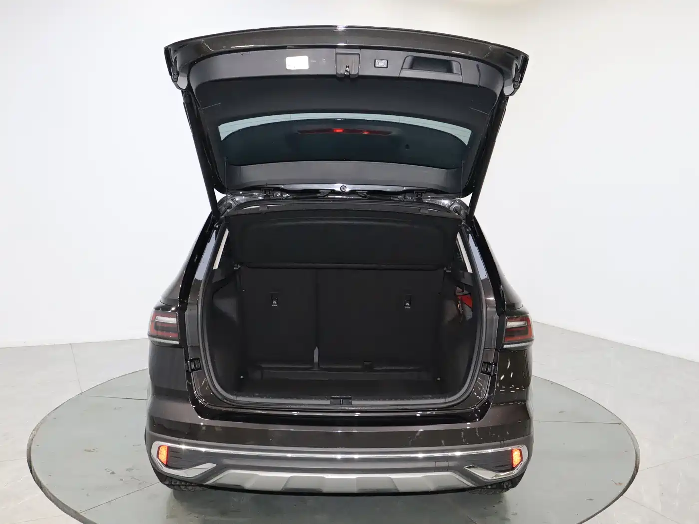 Volkswagen Tharu 2024 300TSI 2WD Moon Premium Edition фото 16