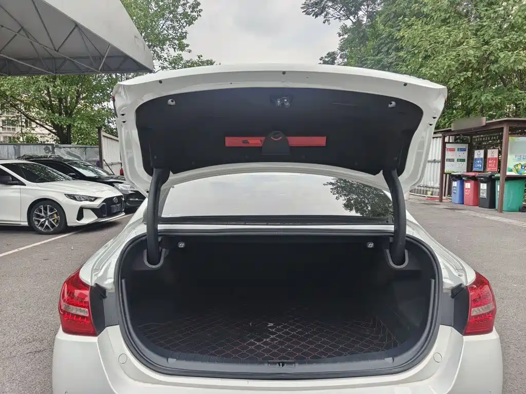 Hongqi H5 2019 2019 30TD Smart Connect Rhythm Edition