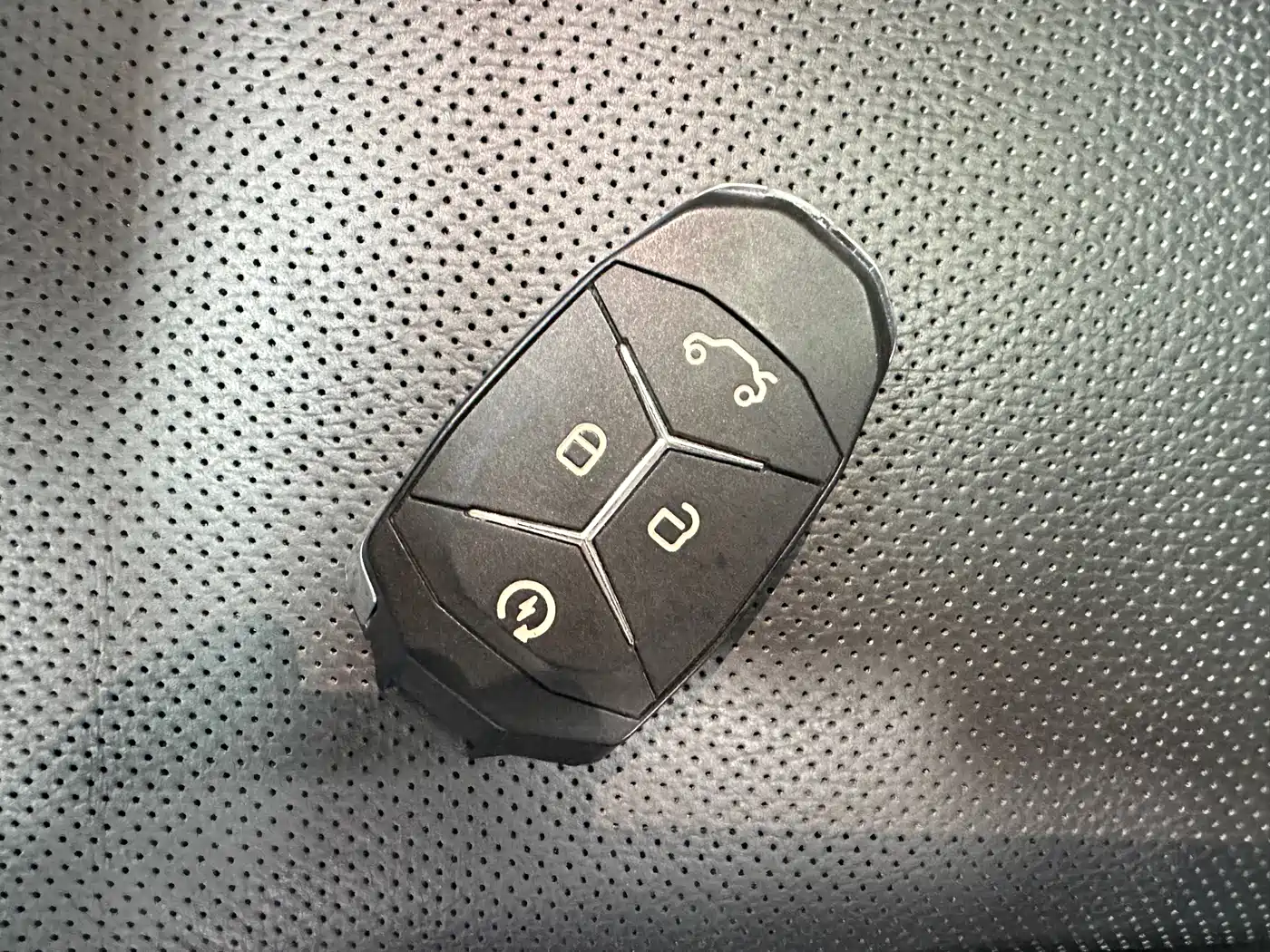 Lynk & Co 02 2018 Model 1.5T DCT 2WD Yao Pro Edition China V фото 17