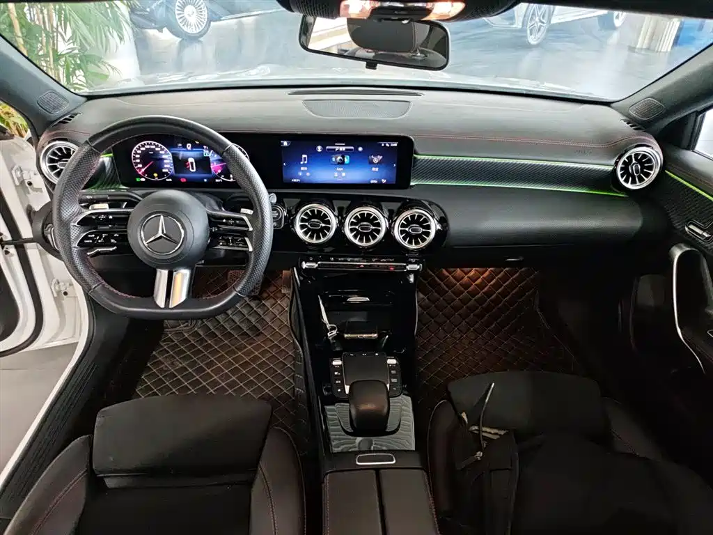 Mercedes-Benz A-Class 2023 A 200 L Fashion фото 16
