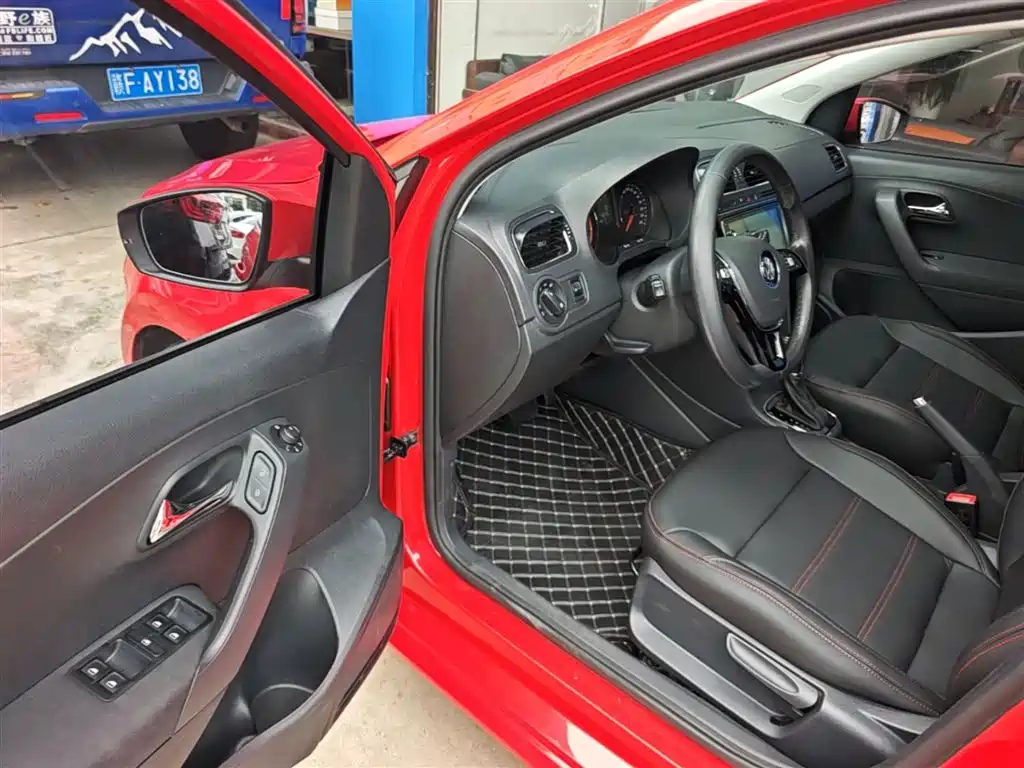 Volkswagen Polo 2018 1.5L Auto Comfort фото 16