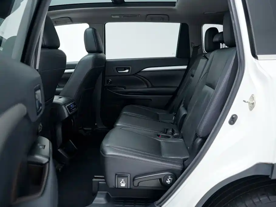 Фото 6 - Toyota Highlander