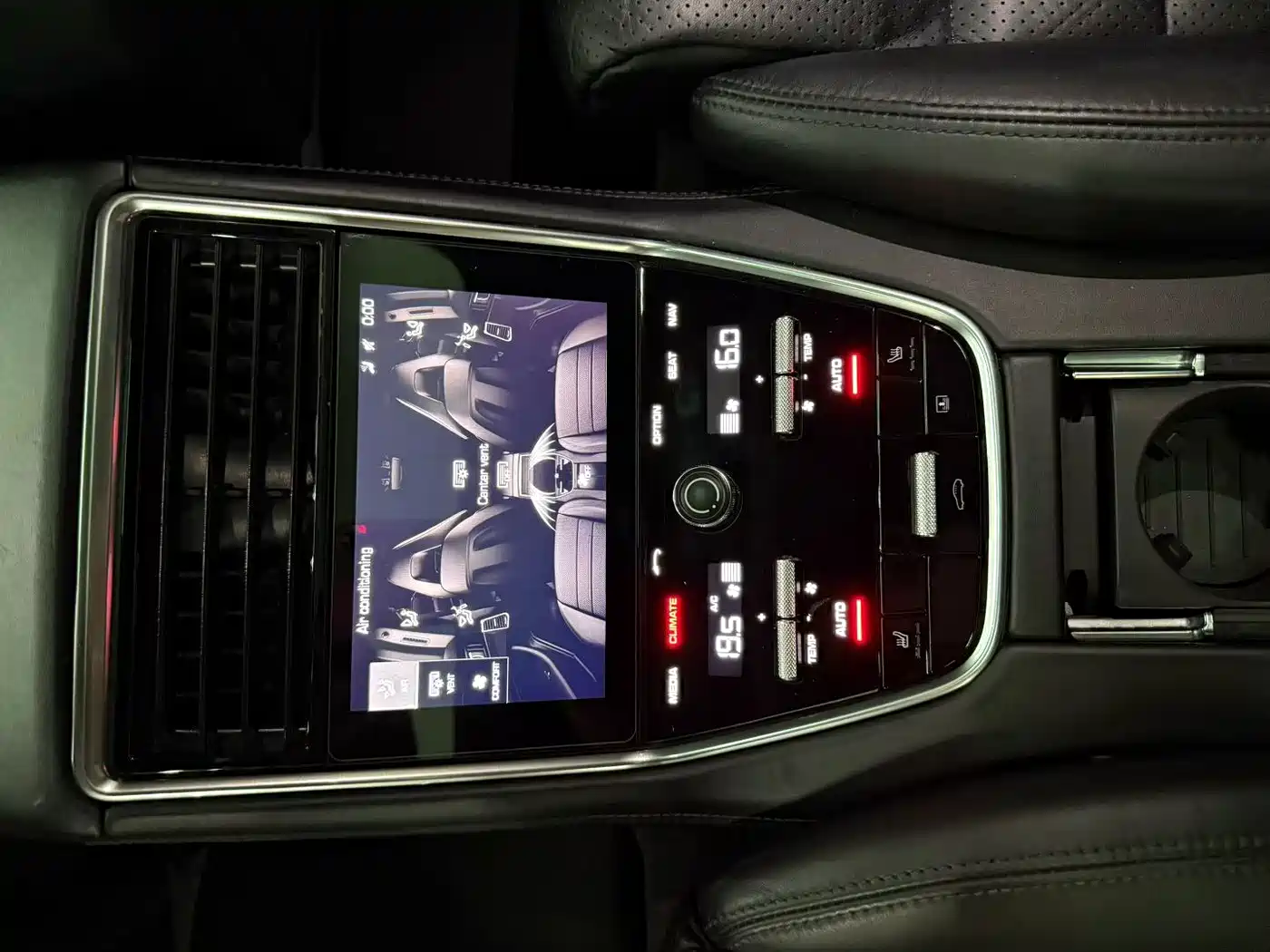 Фото 6 - Porsche Panamera