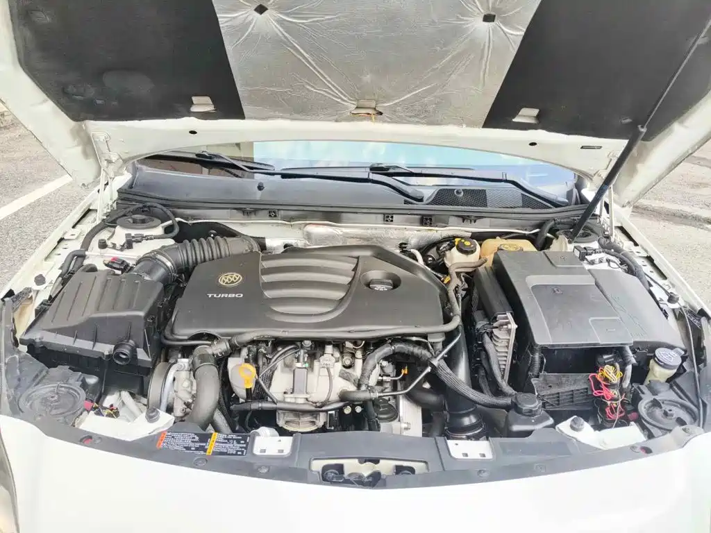 Photo 9 - Buick Regal