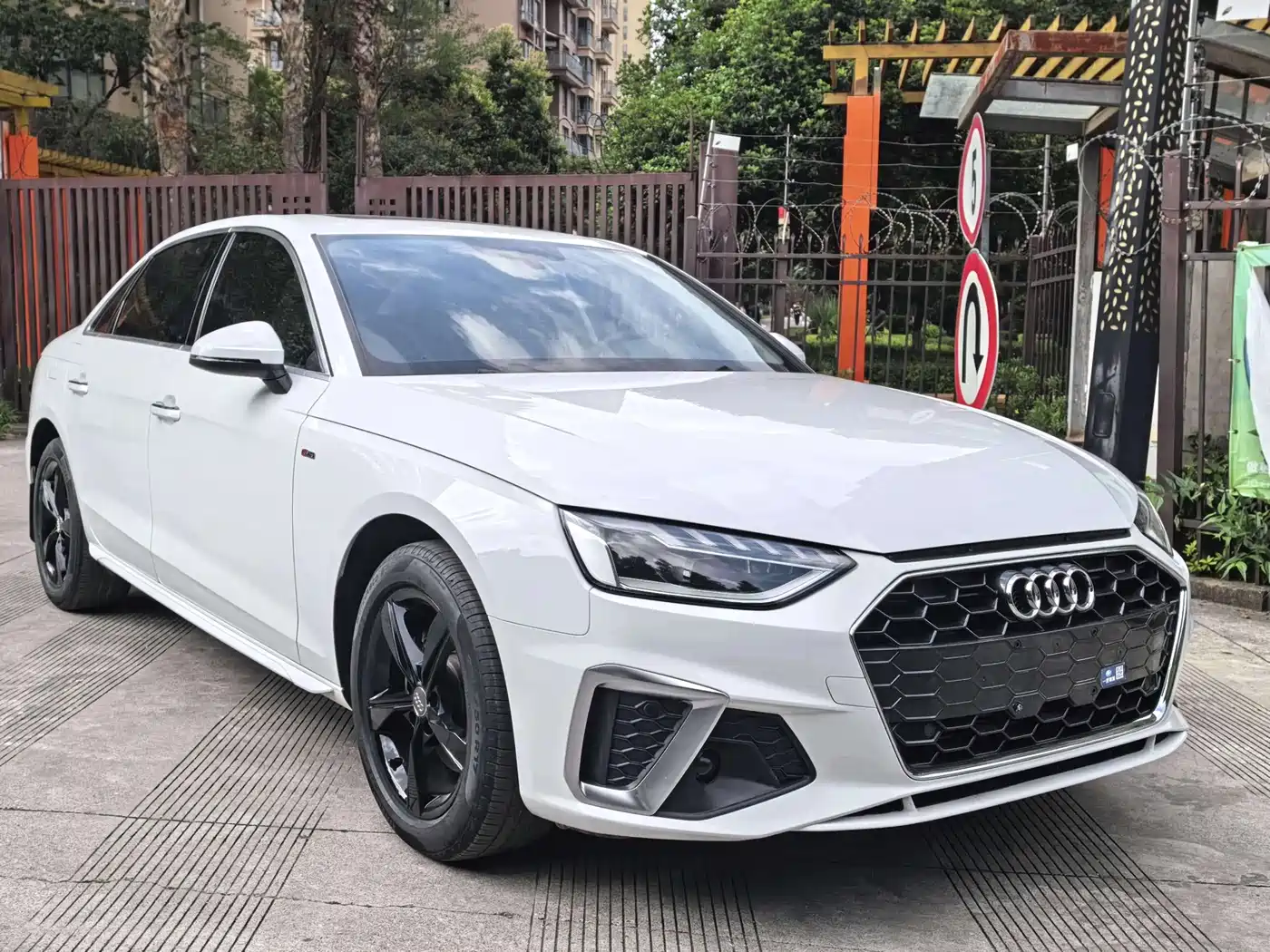 Audi A4L 2020 35 TFSI Fashion Dynamic Edition фото 3
