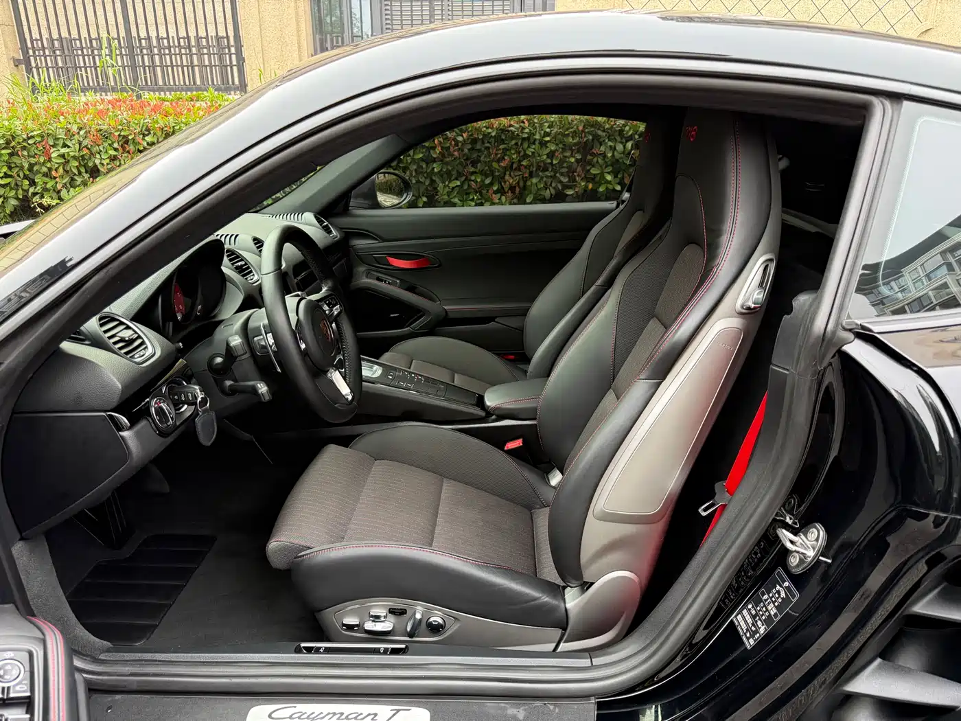 Porsche 718 2019 Cayman T 2.0T фото 10