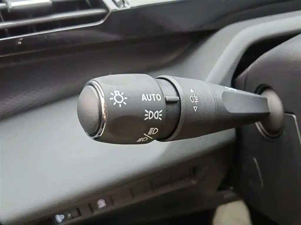 Peugeot 408X 2023 Gravity Edition фото 21