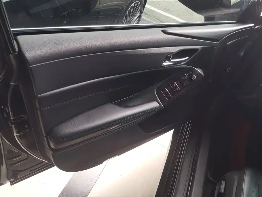 Toyota Avalon 2023 2.0L Luxury Edition фото 7