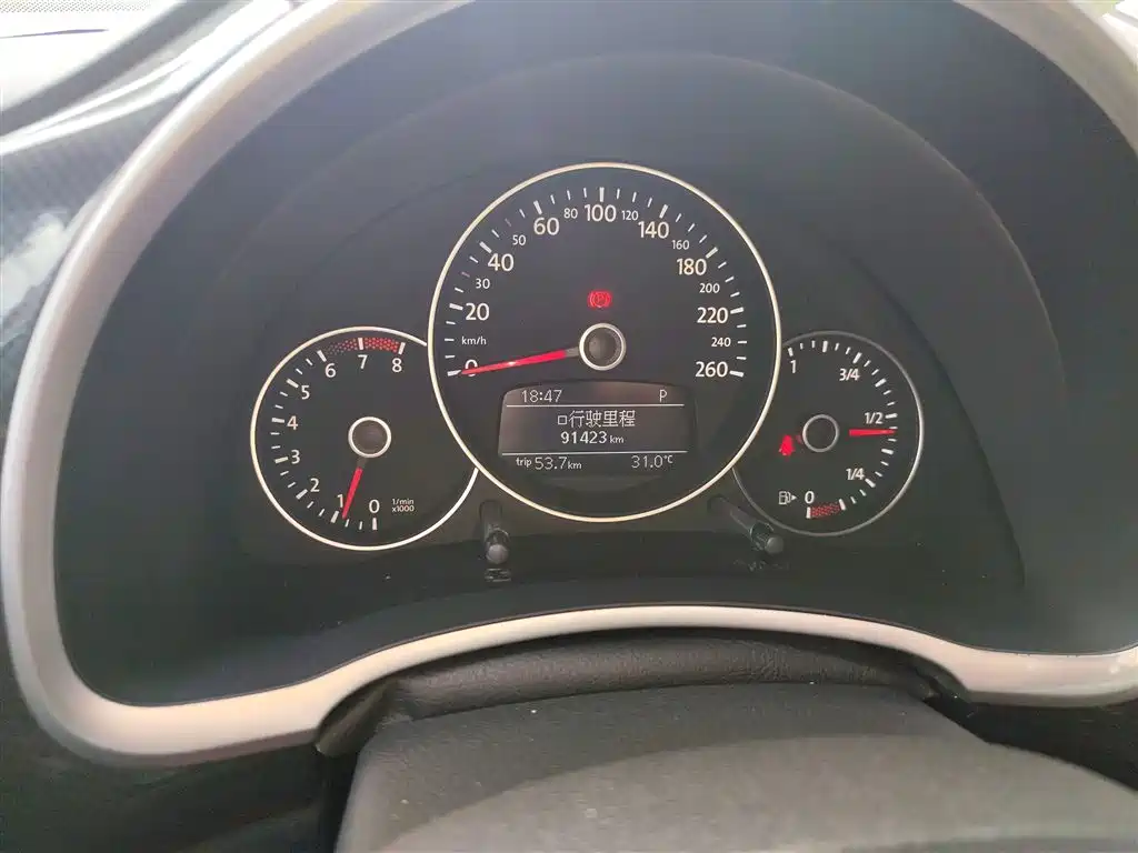Volkswagen Beetle 2013 1.4TSI Luxury фото 8