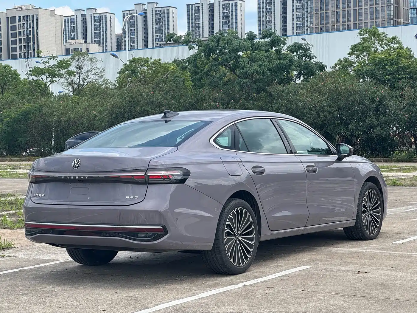 Фото 9 - Volkswagen Passat