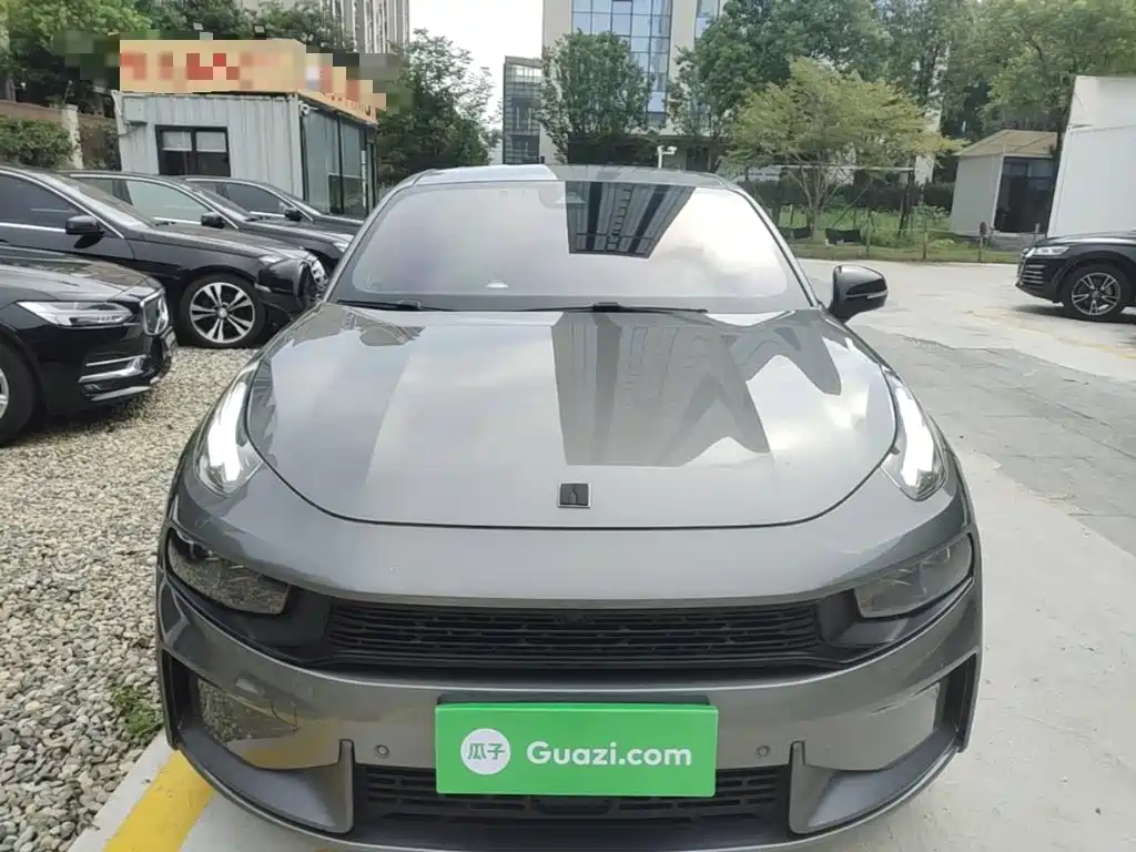 Фото 3 - Lynk & Co 03