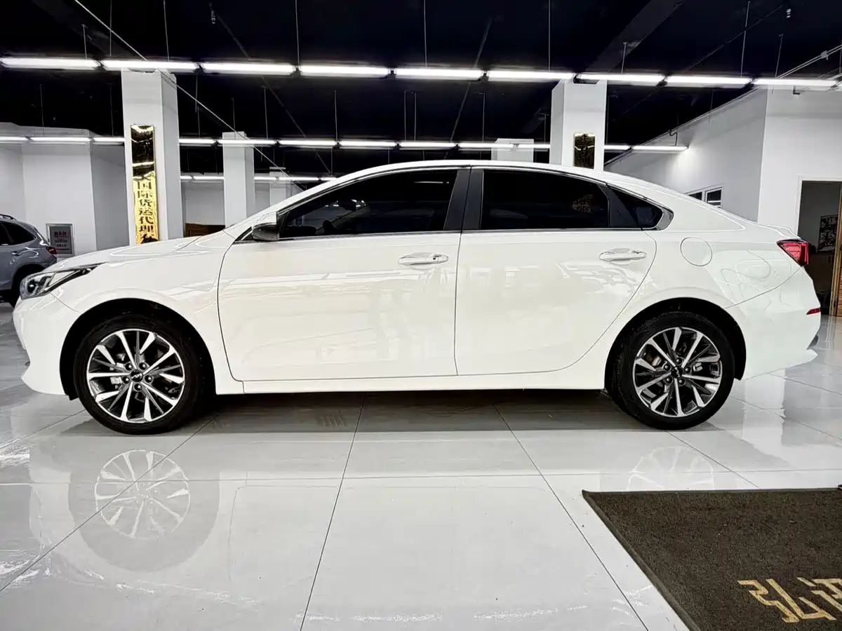 Kia K3 2021 1.5L CVT Fashion Edition фото 3