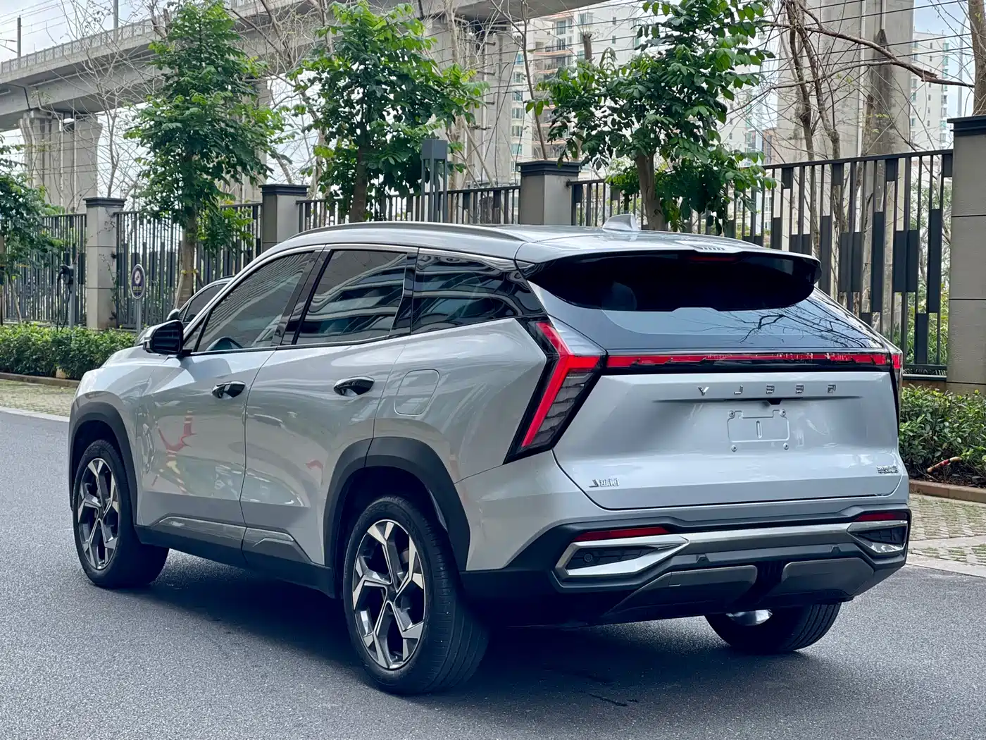 GEELY AUTOMOBILE BOYUE L