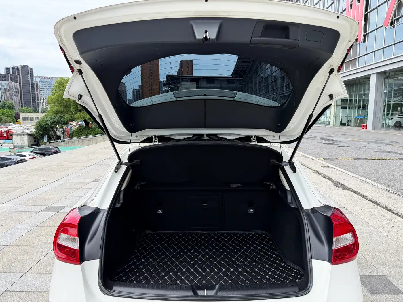 Mercedes-Benz GLA 2016 GLA 200 Dynamic фото 9