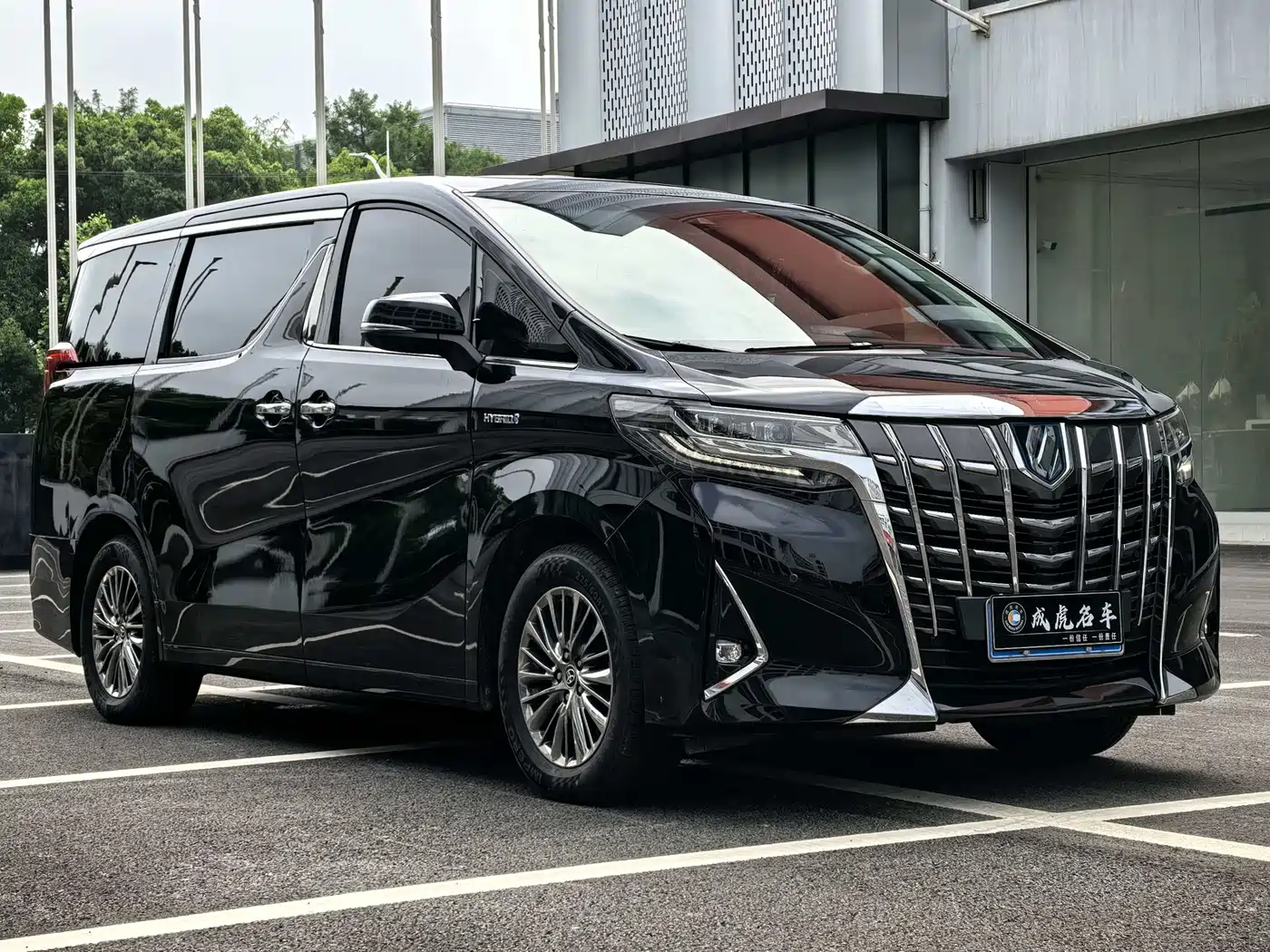 Toyota Alphard 2021 Hybrid 2.5L Premium фото 3
