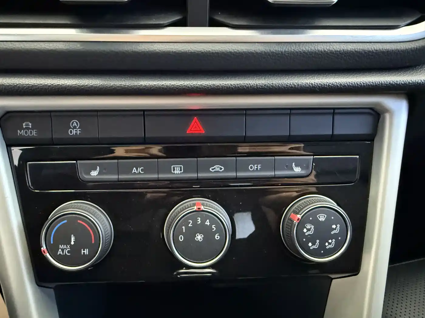 Volkswagen T-ROC 2023 280TSI DSG 2WD Time Edition фото 12
