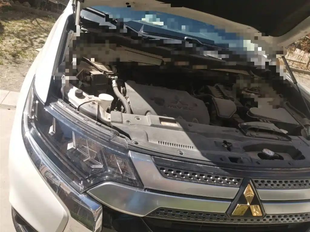Mitsubishi Outlander 2019 2.4L 4WD Deluxe Edition 5-Seater China VI фото 21