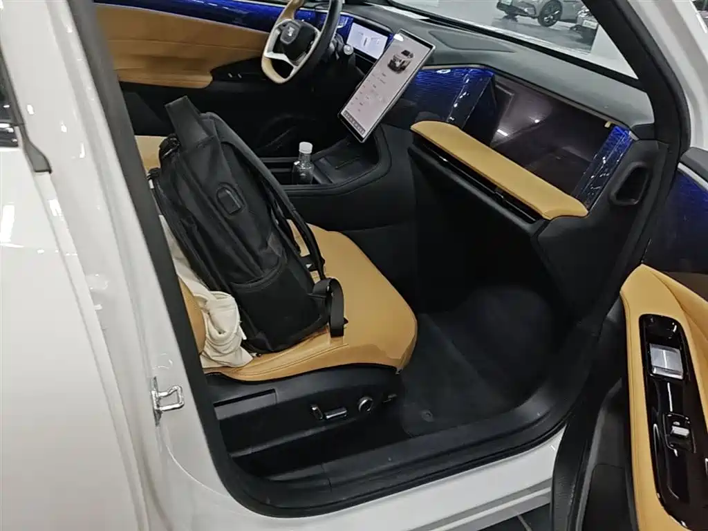 Geely Galaxy Galaxy L7 2023 1.5T 115km Starship фото 25