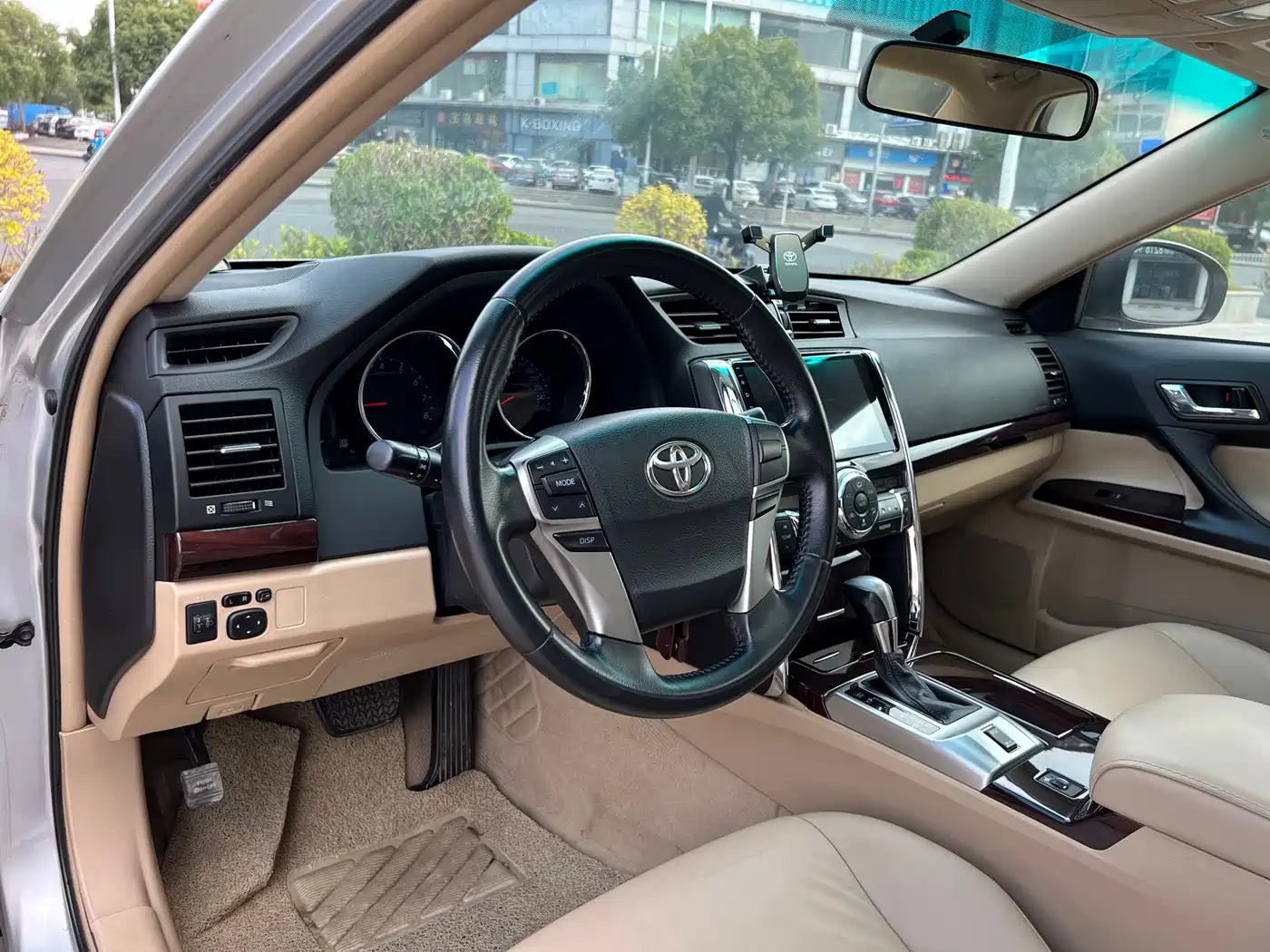 Toyota Reiz 2010 2.5V Elegance Elite Edition фото 9