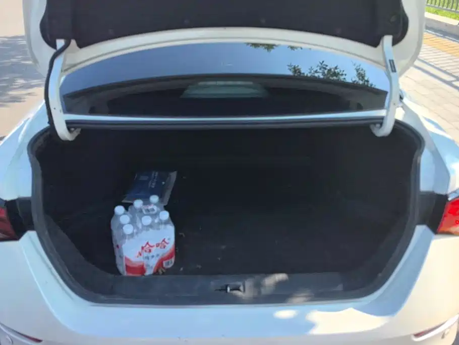 Фото 4 - Nissan Sylphy