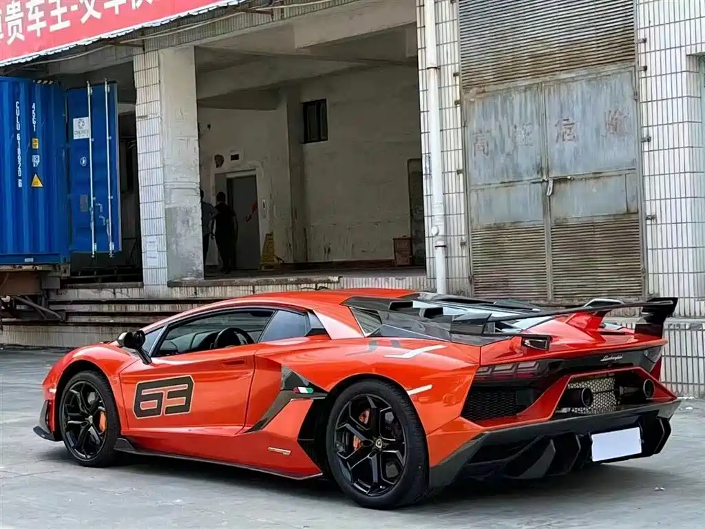 Lamborghini Aventador 2011 LP 700-4 фото 6