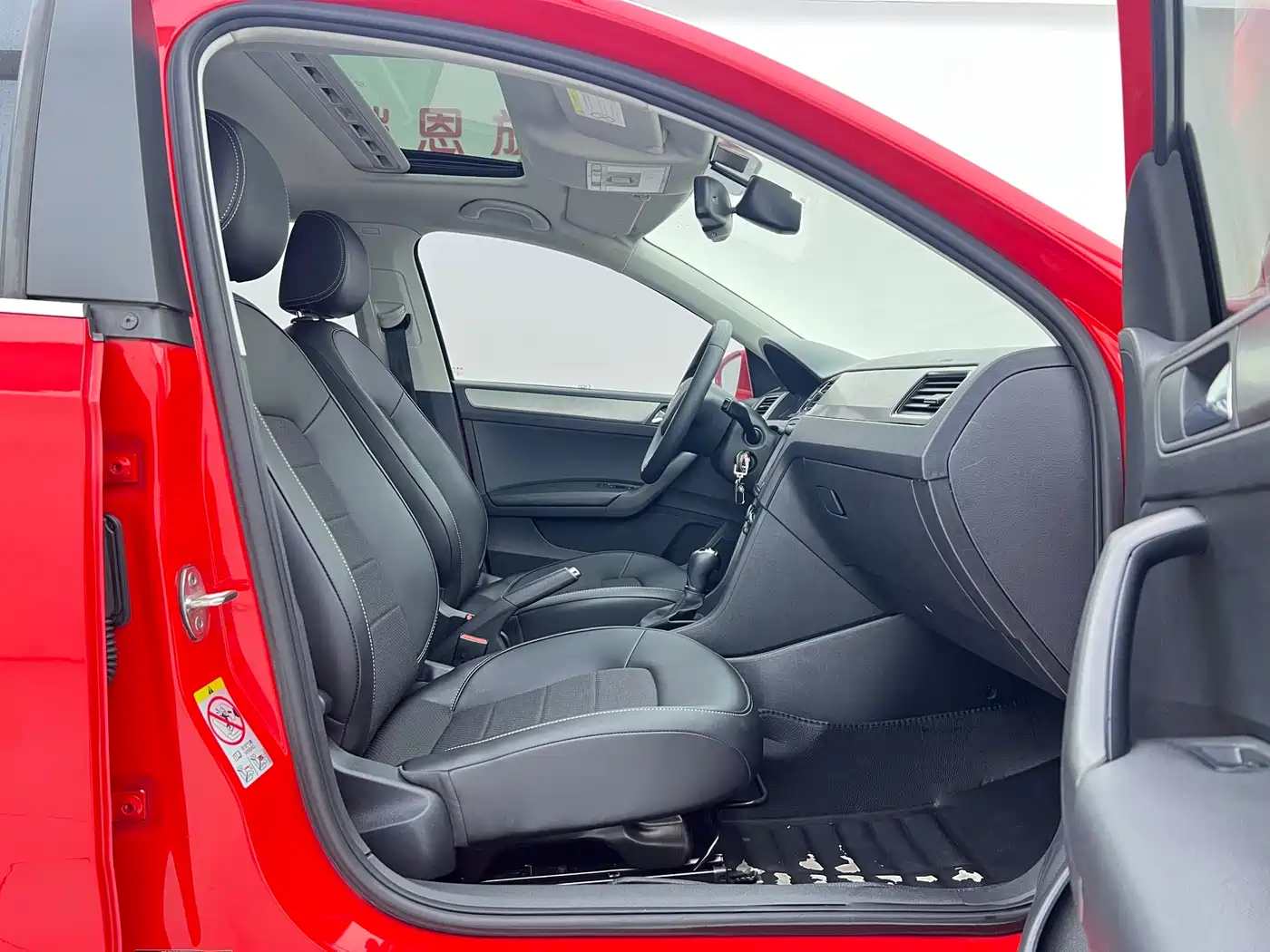 Škoda Skoda Rapid Spaceback 2016 Facelift 1.6L Automatic Innovation Edition фото 9