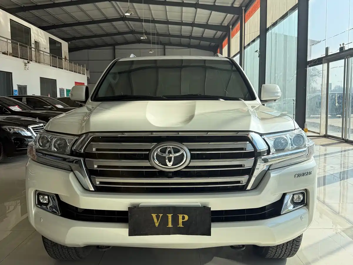Toyota Land Cruiser (Import) фото 2