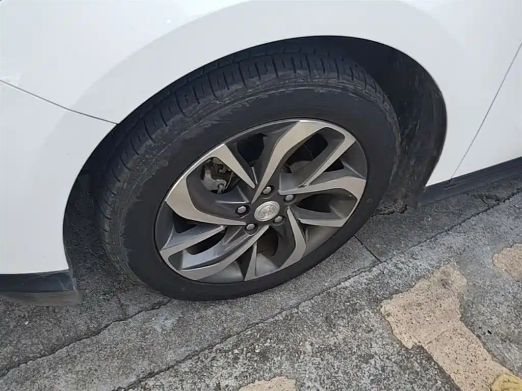 Buick Velite 6 2019 Connected Smart Edition фото 23