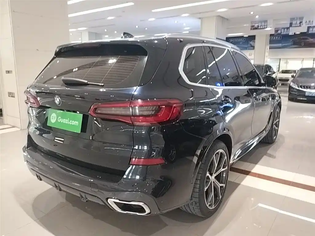 BMW X5 (Import) 2019 xDrive40i Exclusive M Sport Package фото 7