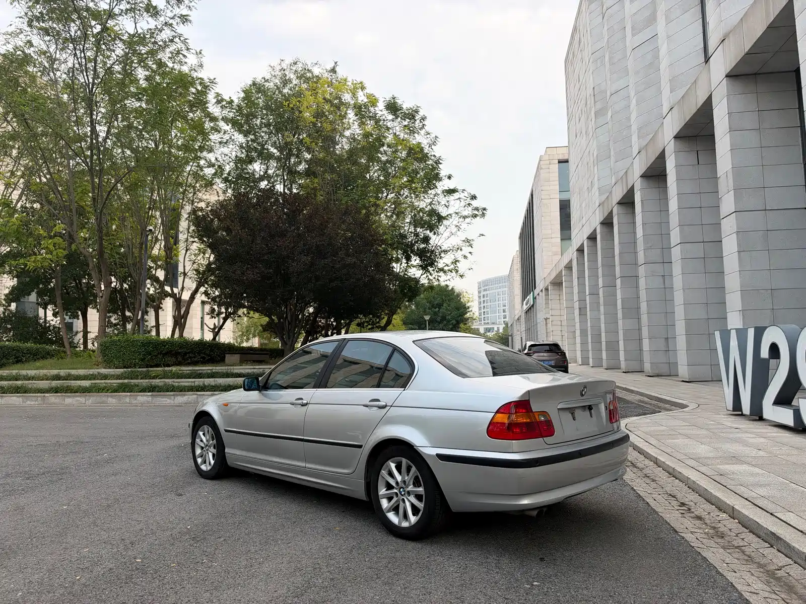 Photo 6 - BMW 3 Series