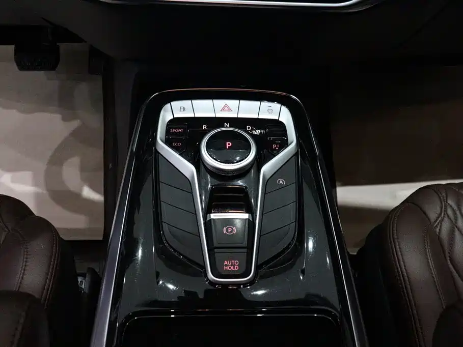 SAIC Maxus Maxus G20 2021 PLUS 2.0T Gasoline Automatic Luxury Edition фото 17