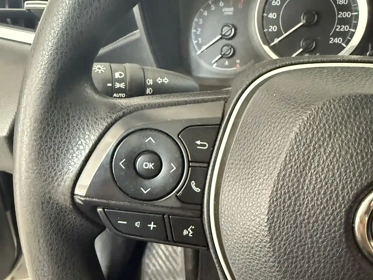 Toyota Corolla 2022 1.2T S-CVT Pioneer PLUS Edition фото 11
