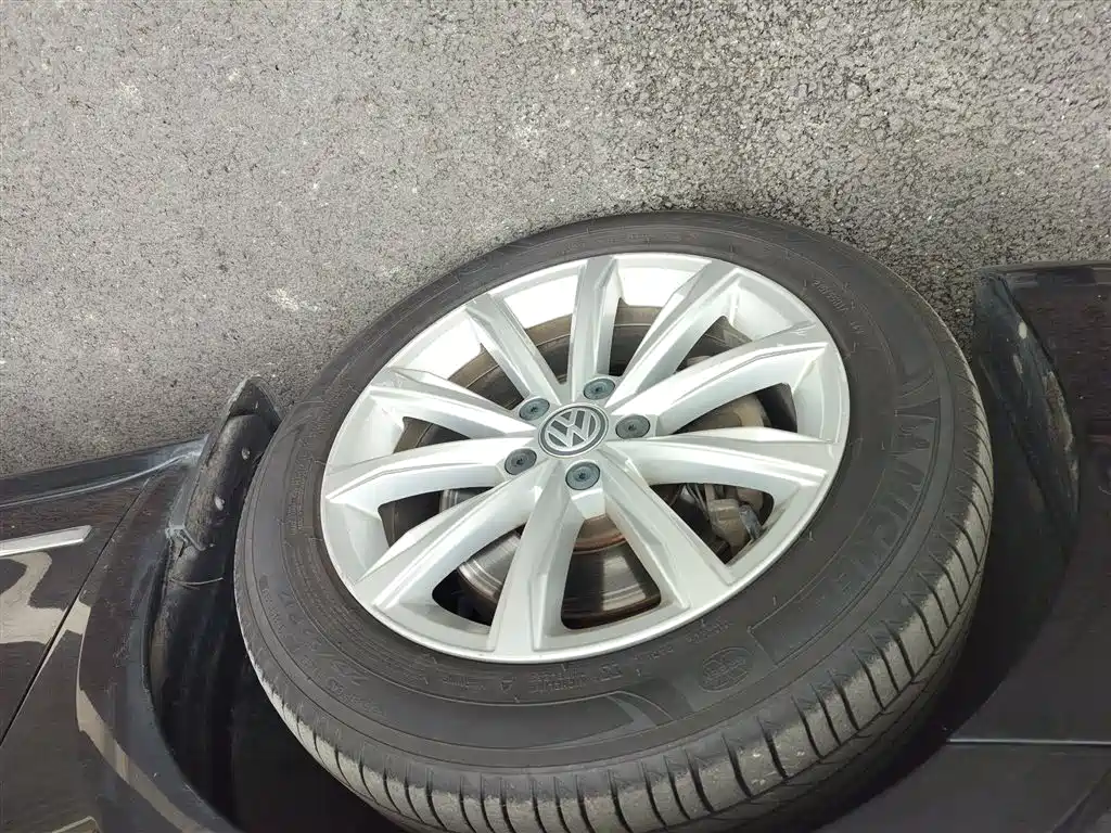 Volkswagen Passat 2016 330TSI DSG Executive Edition фото 25
