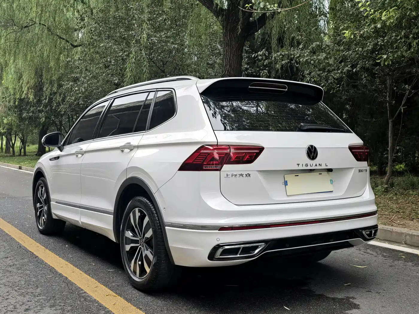 Volkswagen Tiguan L 2022 330TSI Auto 2WD R-Line Premium Edition фото 5