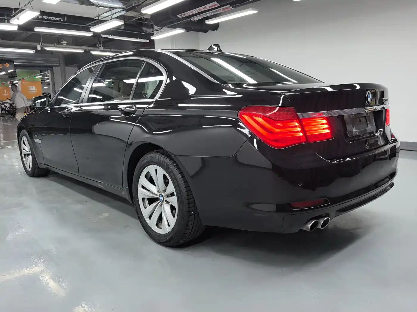 BMW 7 Series 2011 730Li Elegance фото 15