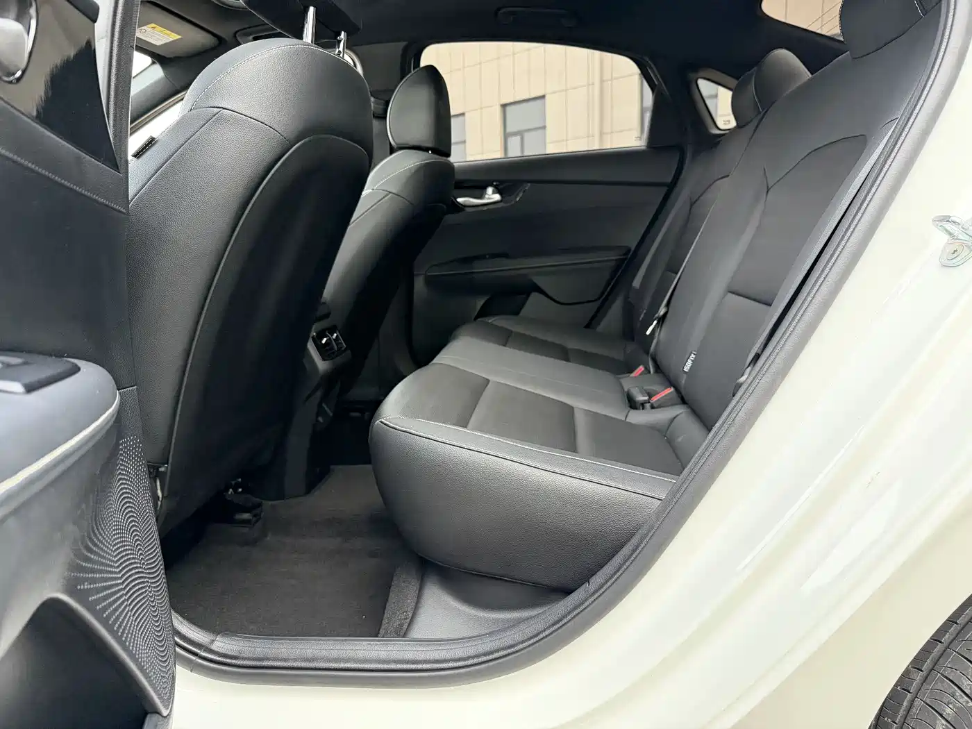 Kia K3 2023 1.4T DCT Premium Edition фото 14