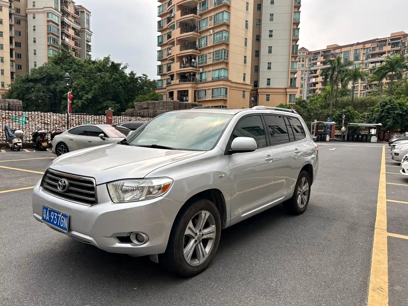 Toyota Highlander 2009 3.5L 4WD 7-seater Luxury Edition