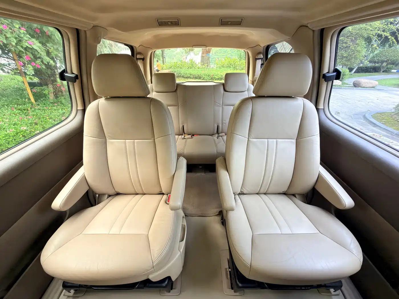 Buick GL8 2011 2.4L LT Luxury Business Executive фото 28