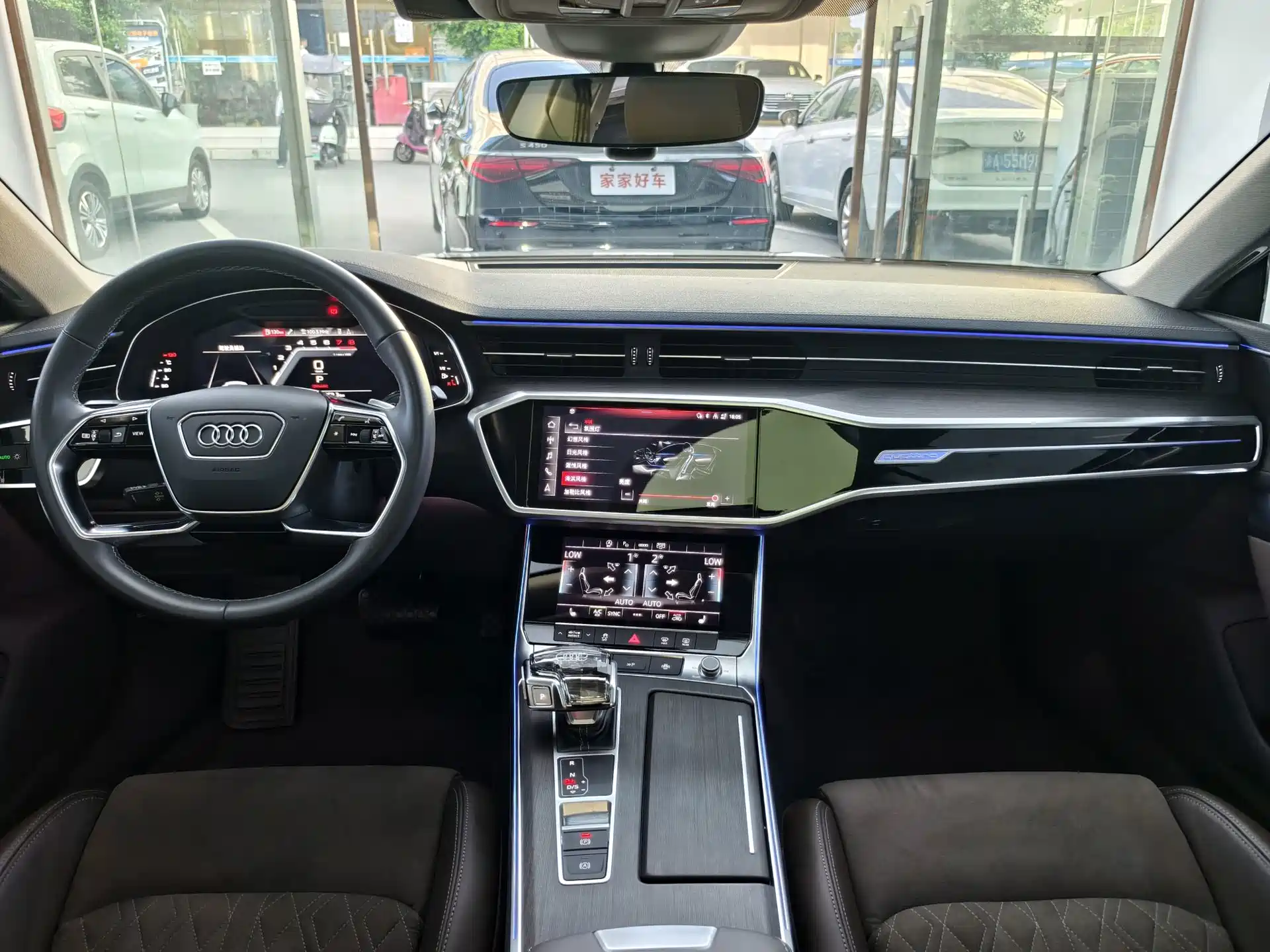 Фото 17 - Audi A7L