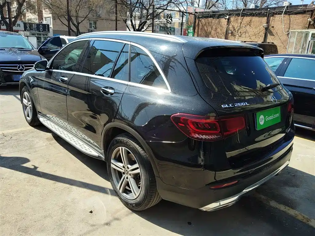 MERCEDES-BENZ GLC