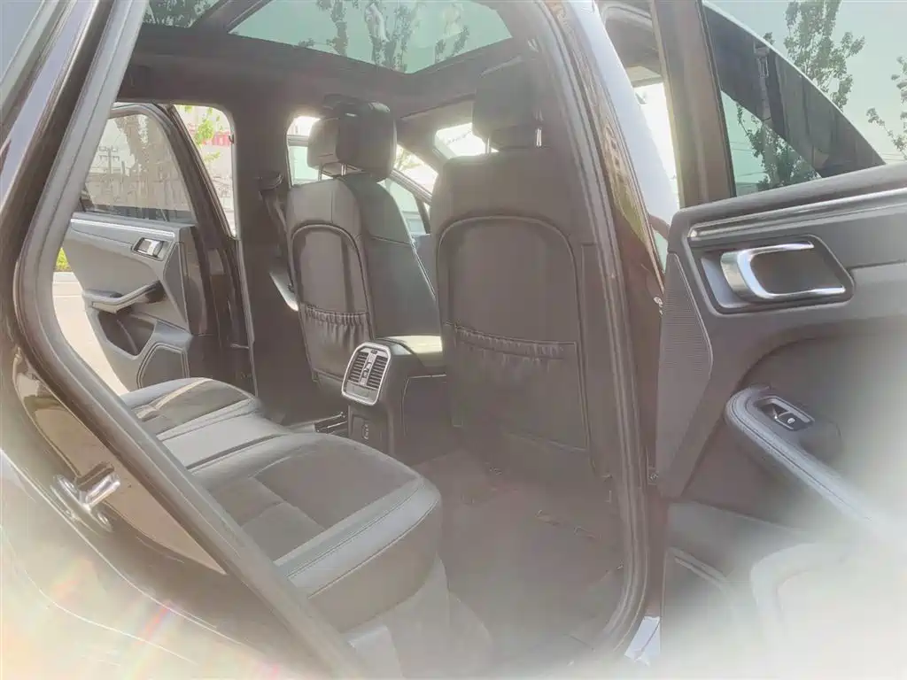 Porsche Macan 2018 Macan 2.0T фото 18
