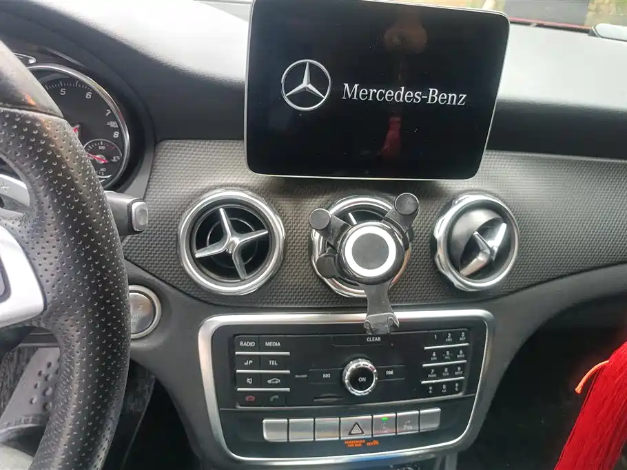 Mercedes-Benz GLA 2019 GLA 200 Dynamic фото 13
