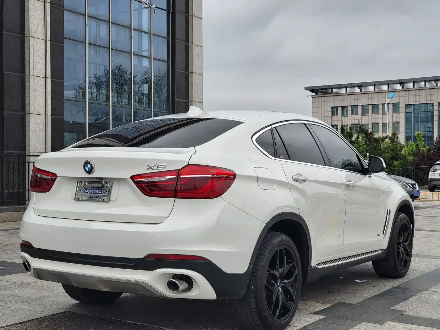 BMW X6 2015 xDrive35i Luxury Model фото 4