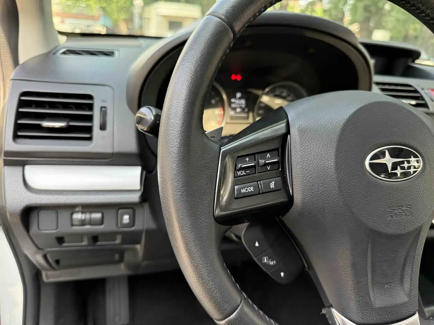 Subaru XV 2012 2.0i Luxury Edition фото 5