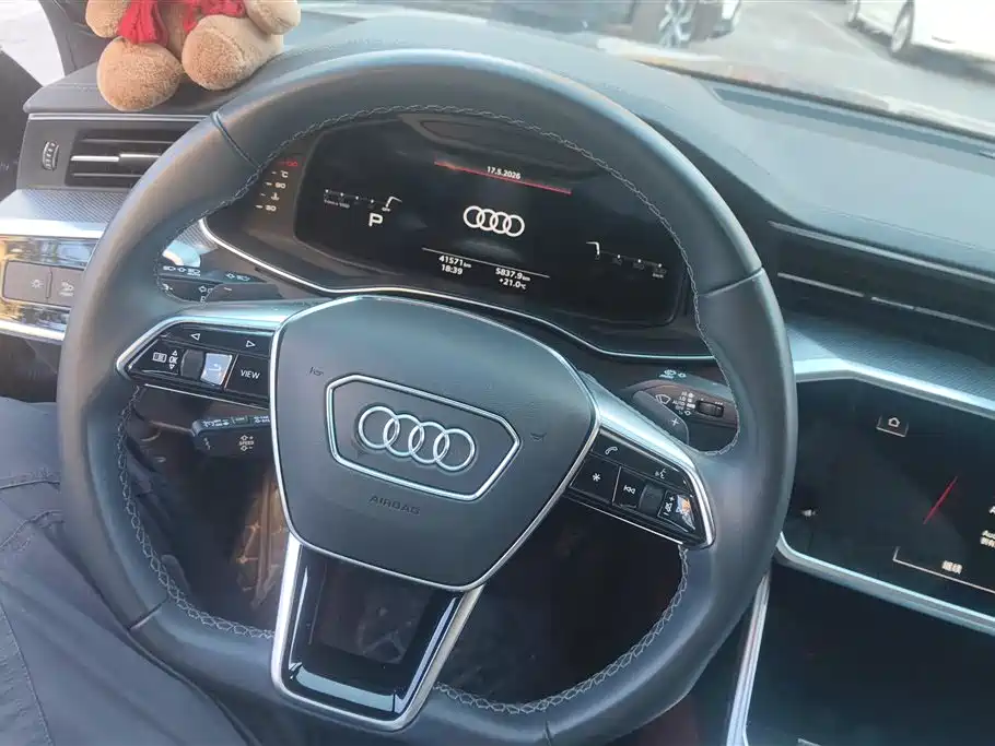 Audi A7L 2024 45 TFSI quattro S-line Black Warrior Edition фото 15
