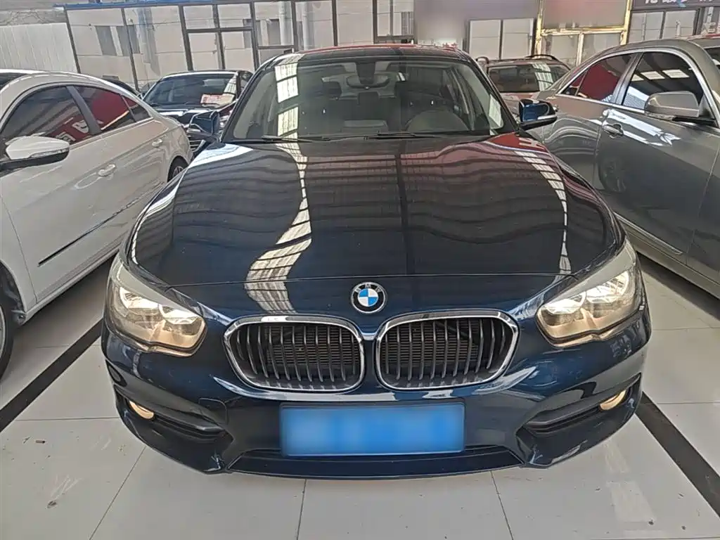 BMW 1 Series (Import) 2016 118i Leading фото 3