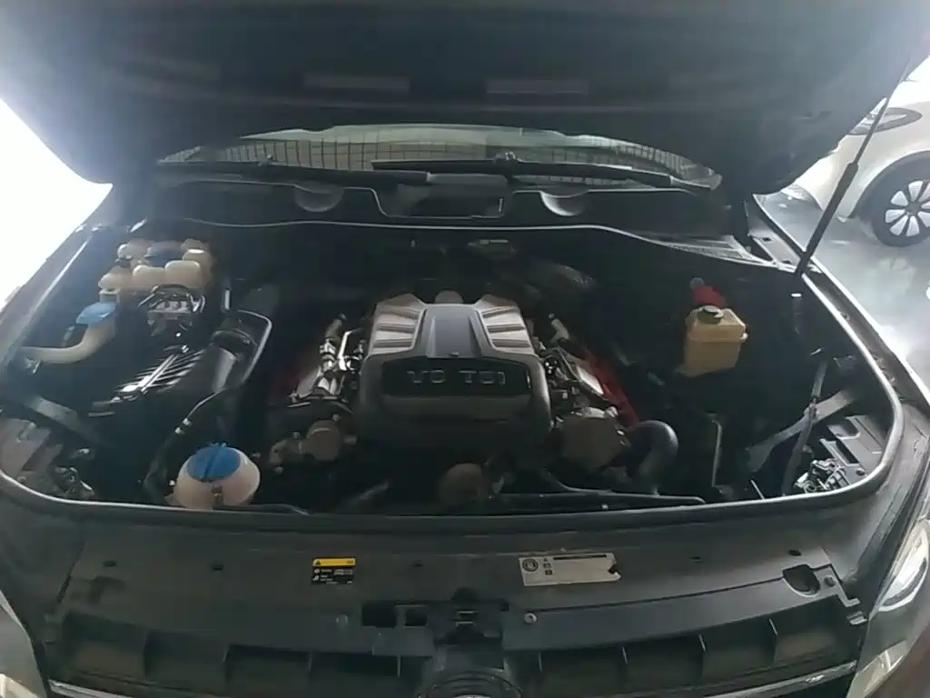 Фото 20 - Volkswagen Touareg